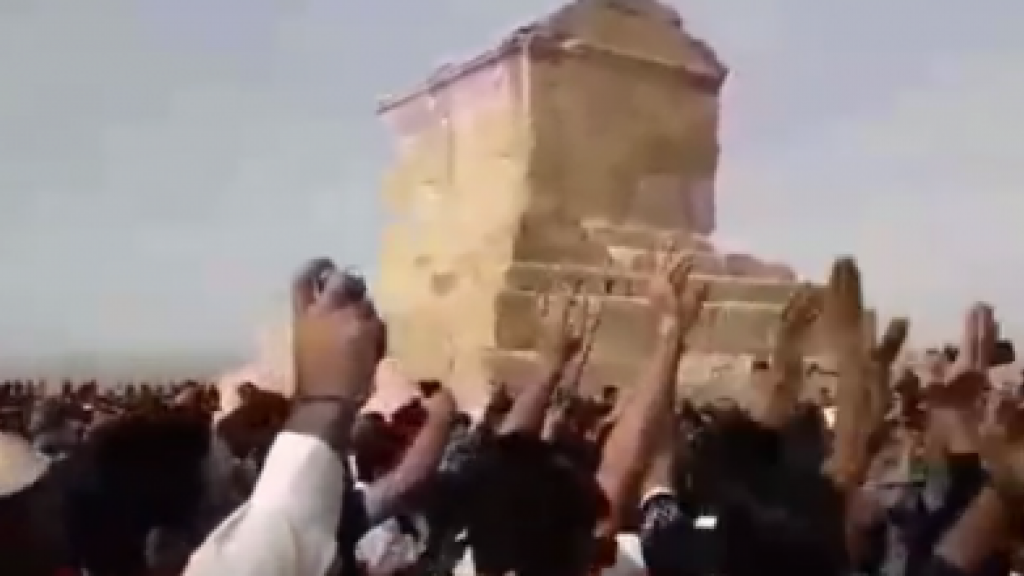protest in Pasargad