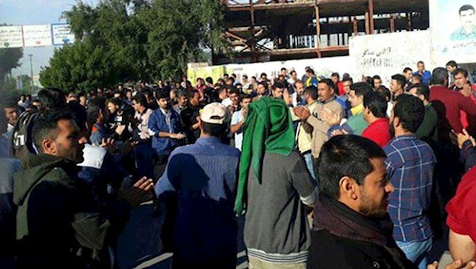 Haft-Tappeh workers continue strike for 26th day.