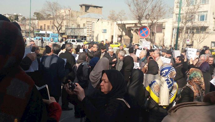Protest by the retirees in Tehran