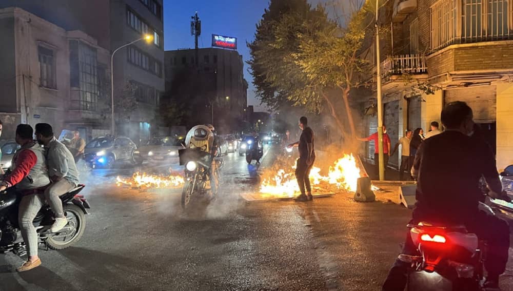 According to latest reports protesters in at least 255 cities throughout Iran’s 31 provinces have taken to the streets for 73 days now seeking to overthrow the mullahs’ regime. Over 660 have been killed by regime security forces and at least 30,000 arrested, via sources affiliated to the Iranian opposition PMOI/MEK.