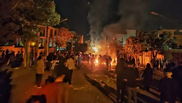 According to latest reports protesters in at least 280 cities throughout Iran’s 31 provinces have taken to the streets for 102 days now seeking to overthrow the mullahs’ regime. Over 750 have been killed by regime security forces and at least 30,000 arrested, via sources affiliated to the Iranian opposition PMOI/MEK.