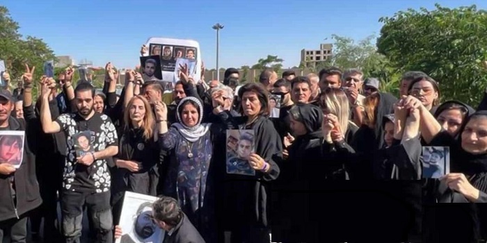 On the anniversary of the 2022 nationwide uprising in Iran, sparked by the tragic murder of Zhina Mahsa Amini, approximately 600 women have been reportedly arrested in Tehran, according to a committee monitoring the conditions of those detained during the protests.