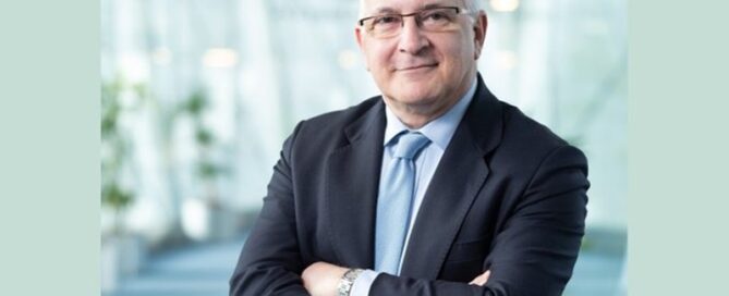 Zarzalejos stated, "The situation in Iran is untenable for any democratic sensitiveness. We should express our solidarity with those who, within Iran and in exile, team up to face the regime.