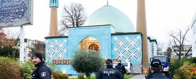 In a sweeping operation on Friday, October 16, German police raided 54 buildings across seven states, targeting the Islamic Center of Hamburg and other groups suspected of espionage and terrorist activities linked to the Iranian regime.