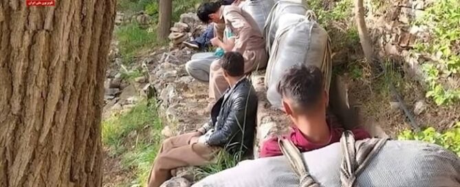 In a heart-wrenching sequence of events, Kurdish porters known as "Kolbars" have once again fallen victim to the lethal force of Iranian border guards.