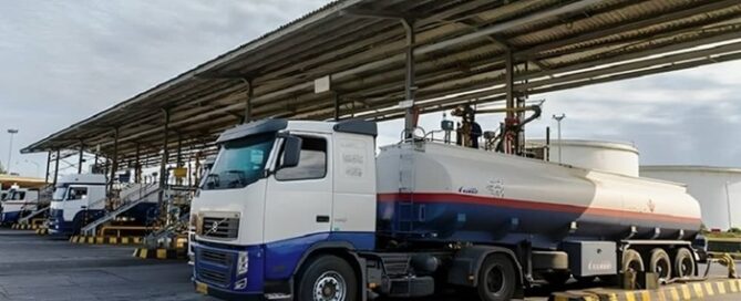 Afghanistan’s Standards Department has announced the rejection of gasoline shipments from Iran, citing insufficient quality standards. This decision has led to the return of 22 tankers of gasoline to their origin.