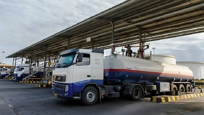 Afghanistan’s Standards Department has announced the rejection of gasoline shipments from Iran, citing insufficient quality standards. This decision has led to the return of 22 tankers of gasoline to their origin.