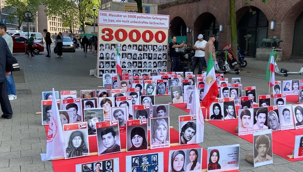 World Without Genocide, a global human rights organization, has honored Professor Javaid Rehman, former UN Special Rapporteur on human rights in Iran, for his tireless efforts in defending the victims of Iran’s 1988 massacre of political prisoners.