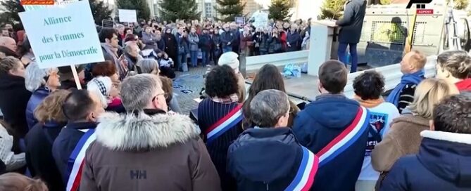 Former French hostage Louis Arnault shared his experience about Iran’s prisons at a rally in Paris on February 1, 2025.